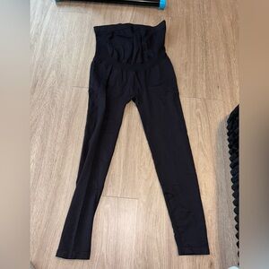 Isabel Maternity by Ingrid & Isabel Black Leggings L/XL
